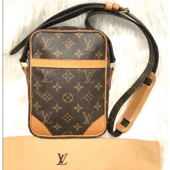 Louis Vuitton Handbags - Authenticated Louis Vuitton Danube Crossbody Shoulder Bag Purse